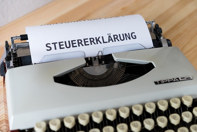 A typewriter with paper reading Steuererklärung