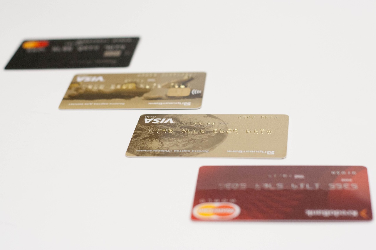 Victoria’s Secret Angel Card vs Mastercard: Which Delivers